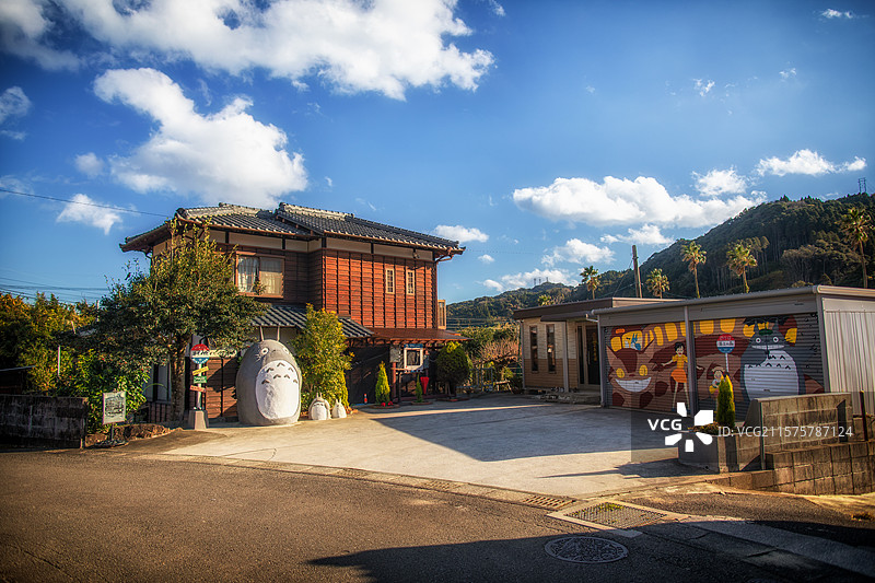 亚洲日本宫崎县富土的街边龙猫雕塑图片素材