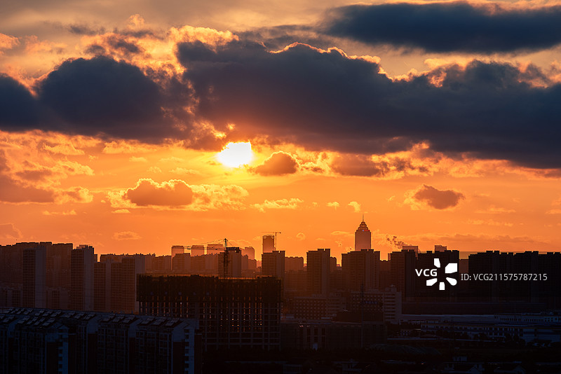 夕阳下的南通城图片素材