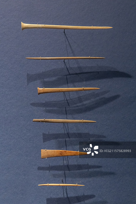 陕西考古博物馆骨簪仰韶中期距今5700-5000年2005-2011年西安高陵区杨官寨遗址南区图片素材