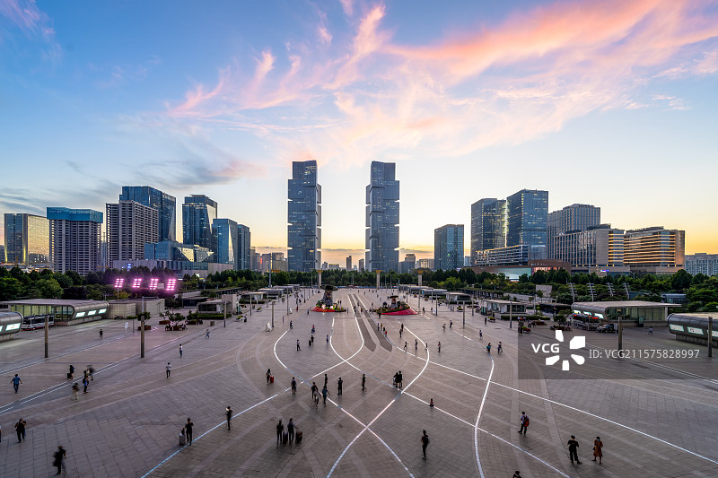 中国河南省郑州市郑州东区双子塔图片素材