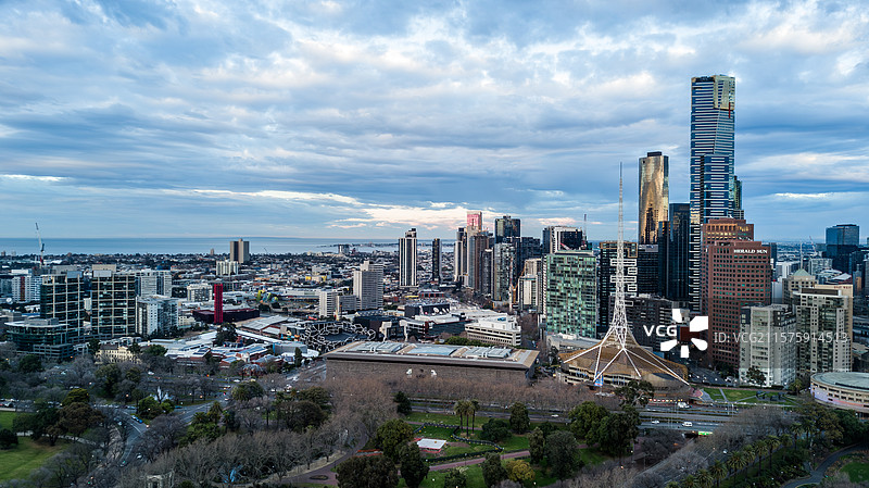 航拍澳大利亚维多利亚洲首府墨尔本城市风景图片素材