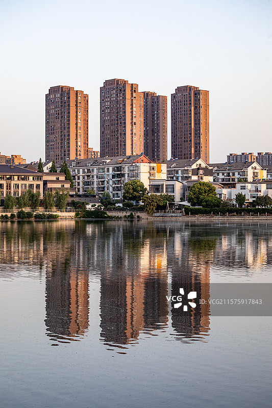 清晨无人的安徽蚌埠张公山下淮河两岸城市建筑景观图片素材
