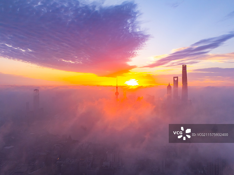 航拍上海日出火烧云平流雾图片素材