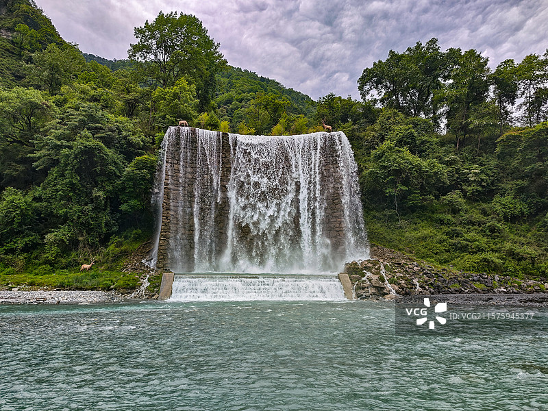 喇叭河瀑布图片素材