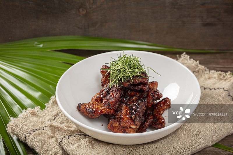 黑啤炒鸡球图片素材