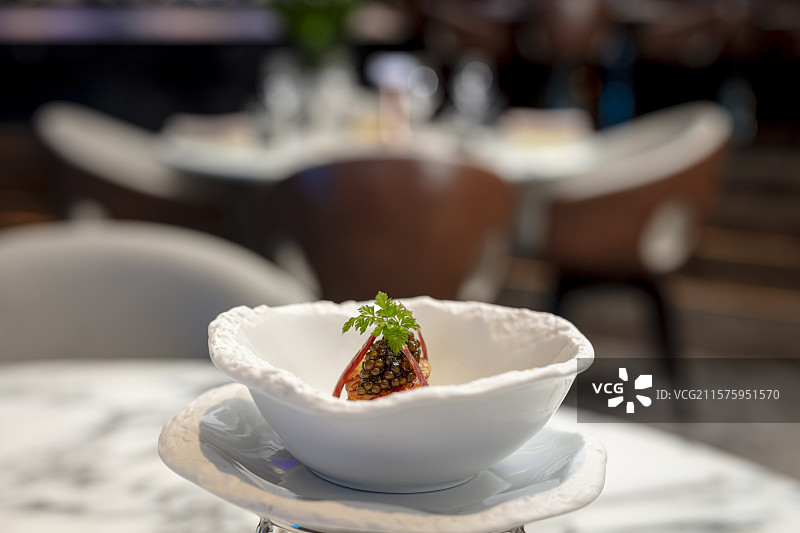 法餐带子配鱼子酱图片素材