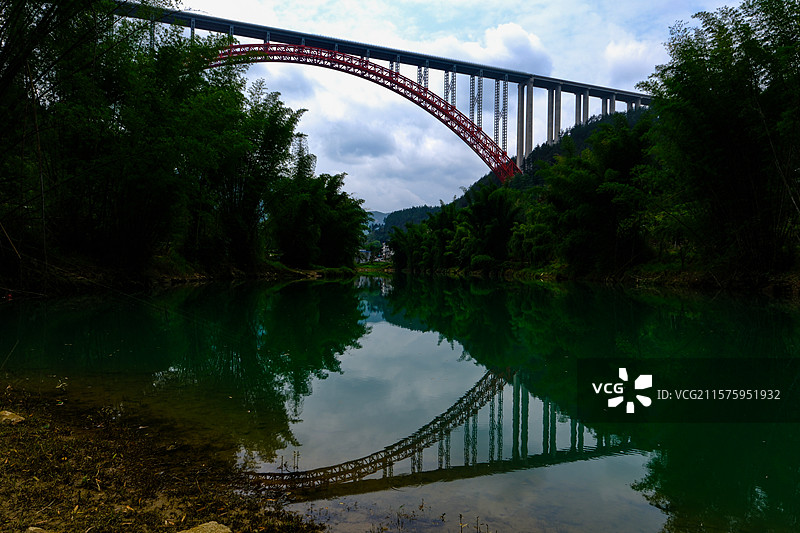 中国贵州黔南州罗甸大小井景区大小井特大桥风光图片素材