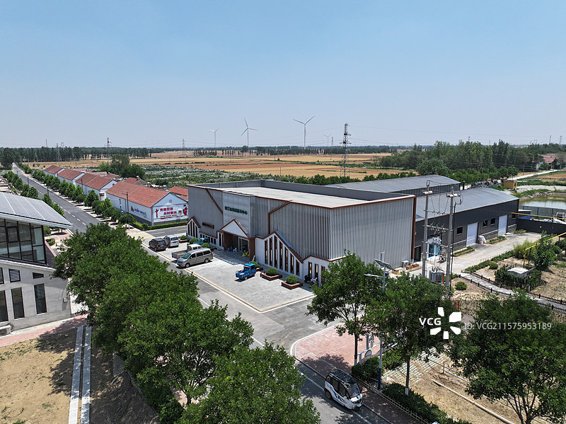 航拍夏季乡村蔬菜大棚自然风光图片素材