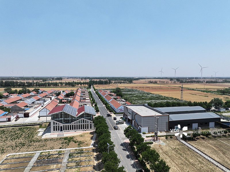 航拍夏季乡村蔬菜大棚自然风光图片素材