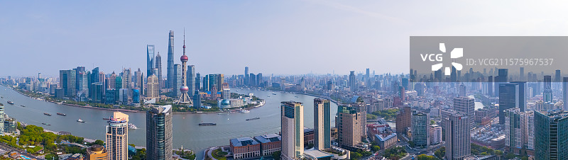 航拍上海外滩陆家嘴日落景观图片素材