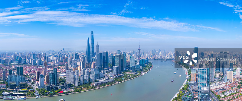 航拍上海北外滩和陆家嘴蓝天白云图片素材