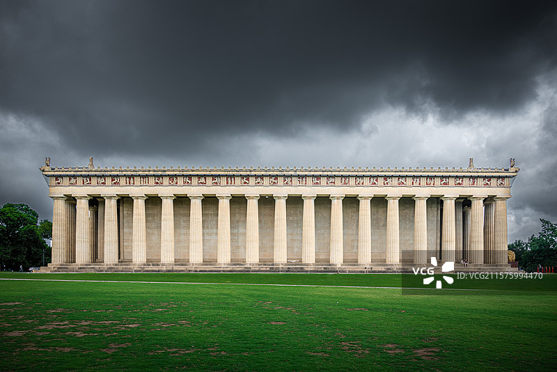 阴云密布的美国纳什维尔市帕特农神庙图片素材