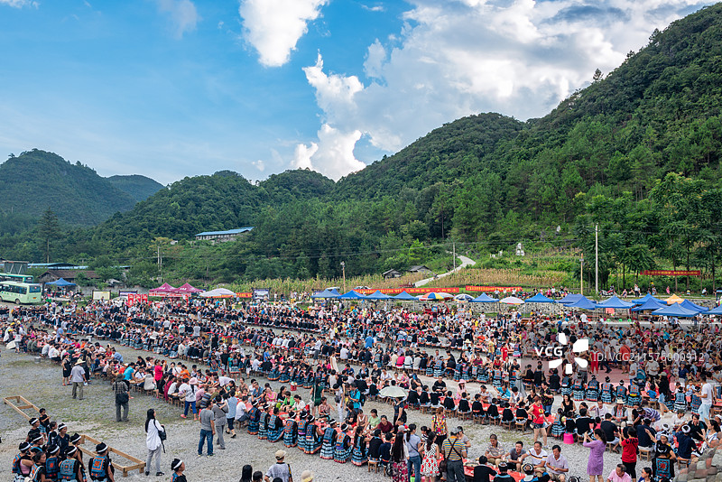 广西河池南丹县白天裤瑶族瑶年节实拍图片素材