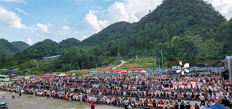 广西河池南丹县白天裤瑶族瑶年节实拍图片素材