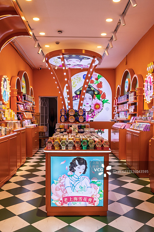 上海田子坊 老上海纪念品店面图片素材