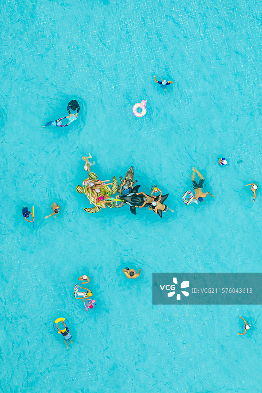 航拍广州市黄埔区的露天泳池图片素材