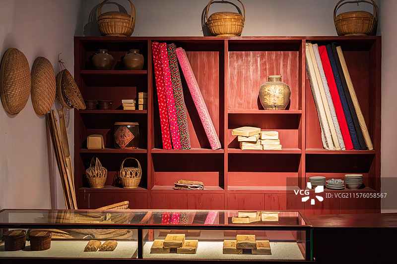 传统手工艺品展示柜图片素材