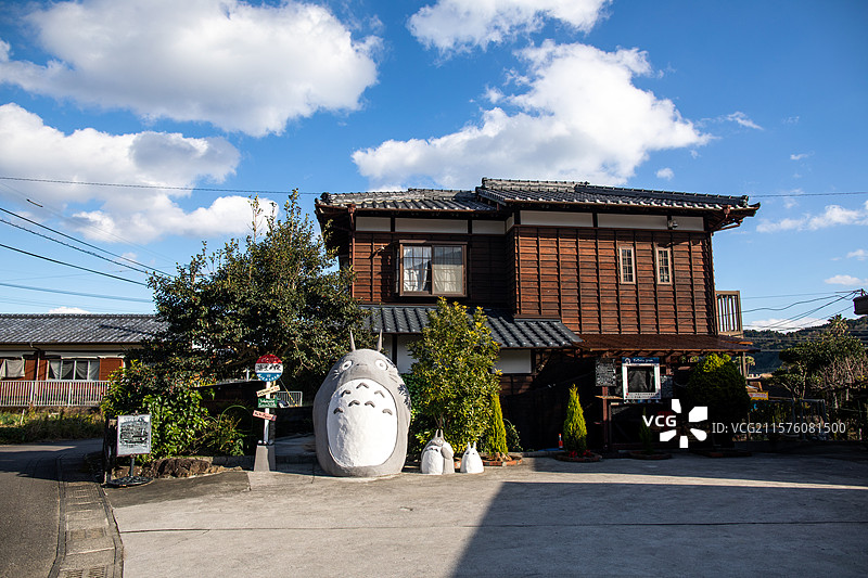 亚洲日本宫崎县富土的街边龙猫雕塑图片素材