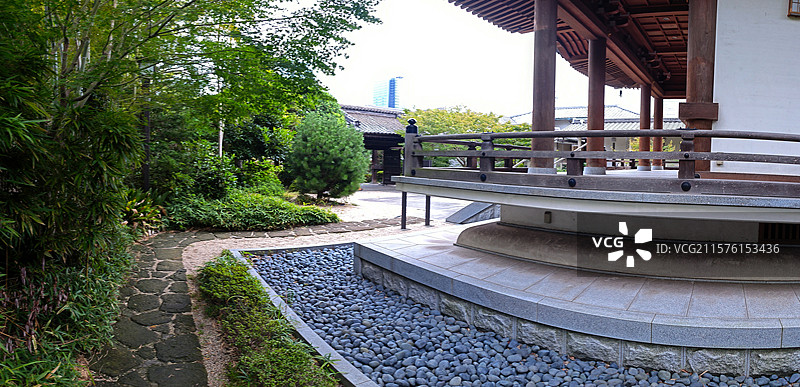 东京增上寺，它是净土宗寺院，历史悠久，建筑精美，是德川家灵庙，与东京铁塔相邻，文化价值极高。图片素材