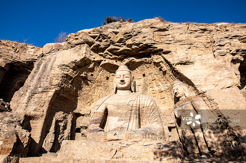 云冈石窟最著名的露天大佛：第20窟释迦坐像图片素材
