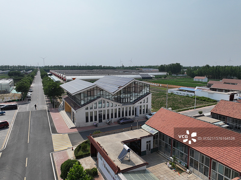 航拍夏季乡村蔬菜大棚自然风光图片素材