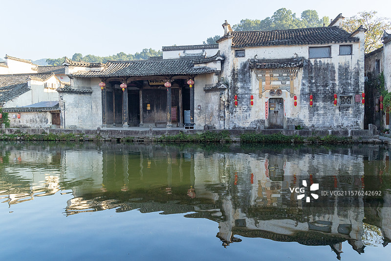 中国安徽黄山市黟县宏村镇月沼池乐叙堂，明清徽派建筑，江南水乡民居村落图片素材
