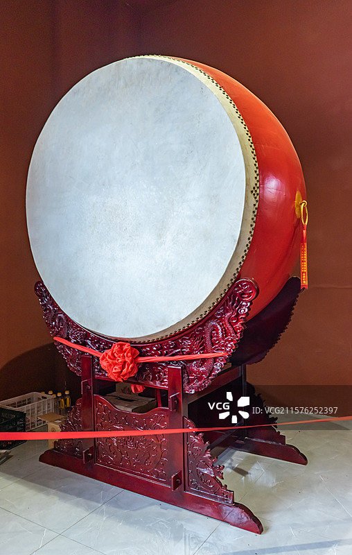 中国国内著名景点拍摄主题，古代建筑宫殿，一个传统打击乐器京韵大鼓法器，室内无人图像摄影图片素材