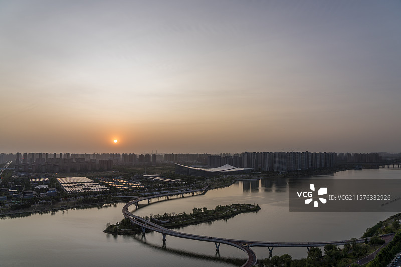 西安浐灞长安书院城市风光日落夜景全景图片素材