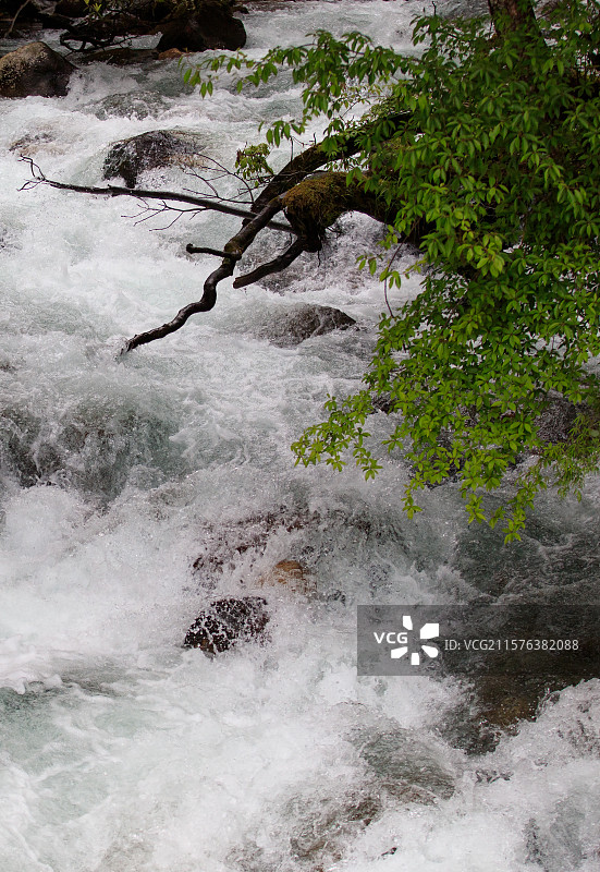 西藏山南错那勒布沟风景图片素材