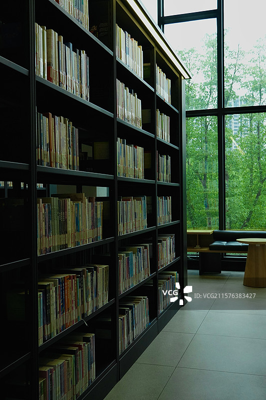 上海和平书院图书馆角落图片素材