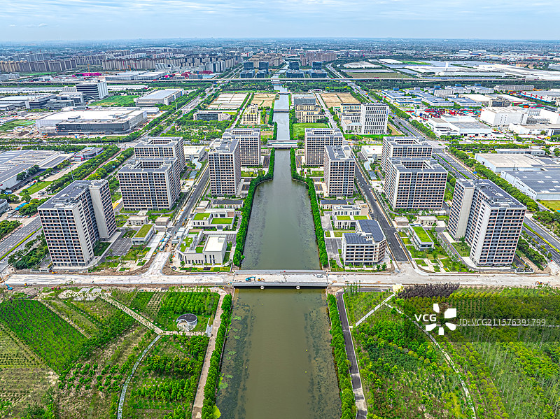 上海临港产业区职工宿舍 江山路蓝领公寓 奕家保障型租赁住房 产业青年工人安家年轻之城图片素材