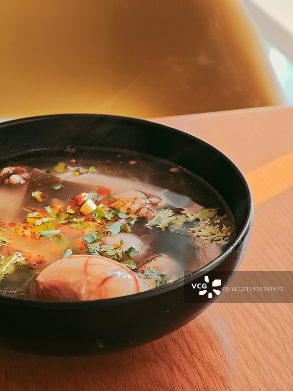 一碗美味的清汤绵阳米粉图片素材