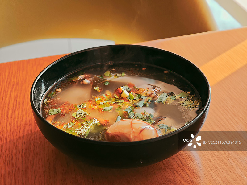 一碗美味的清汤绵阳米粉图片素材