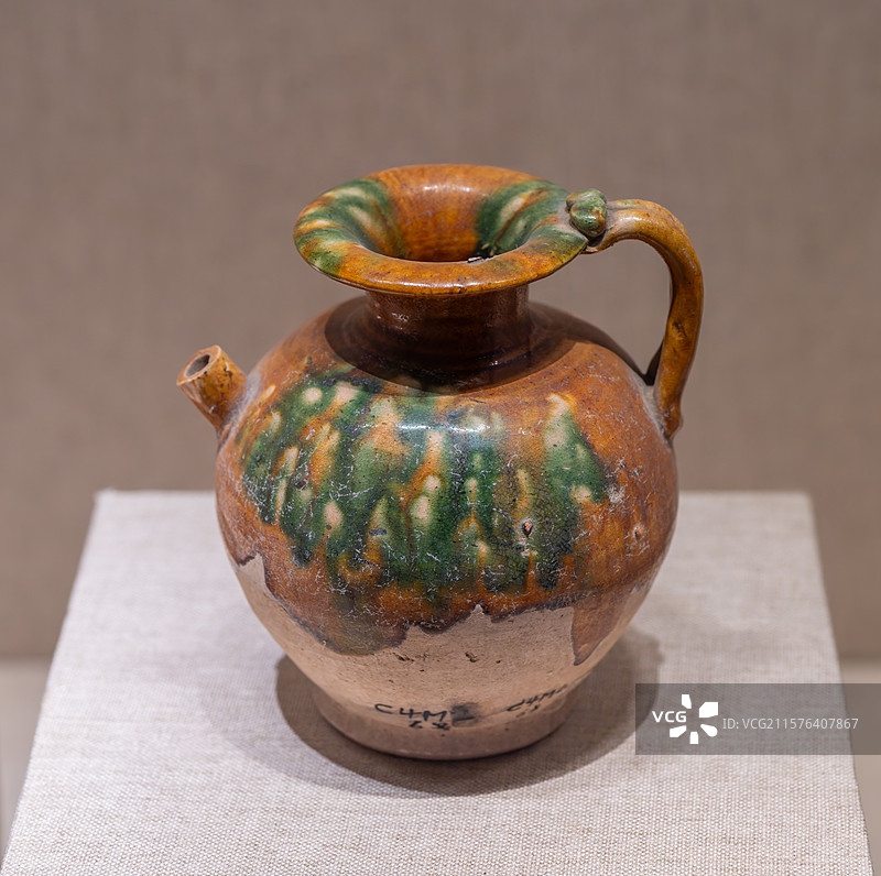 河南博物院 博物馆 文物 三彩执壶 唐代（618-907年） 泌阳县出土图片素材
