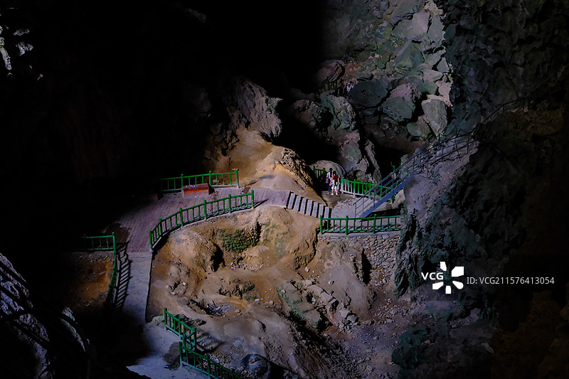 中国贵州黔南州罗甸大小井景区响水洞景观，中国南方喀斯特溶洞景观图片素材