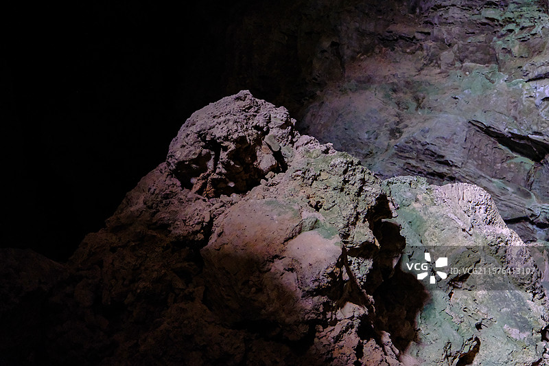 中国贵州黔南州罗甸大小井景区响水洞景观，中国南方喀斯特溶洞景观图片素材