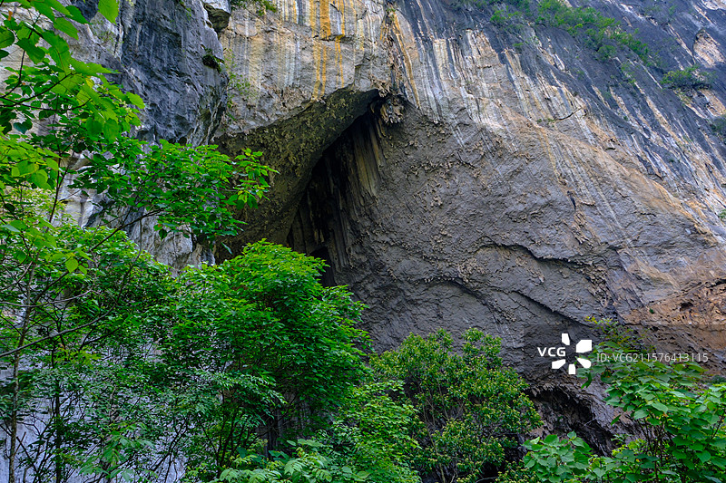 中国贵州黔南州罗甸大小井景区响水洞景观，中国南方喀斯特溶洞景观图片素材