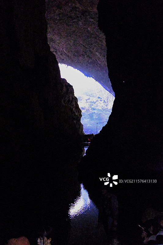 中国贵州黔南州罗甸大小井景区响水洞景观，中国南方喀斯特溶洞景观图片素材