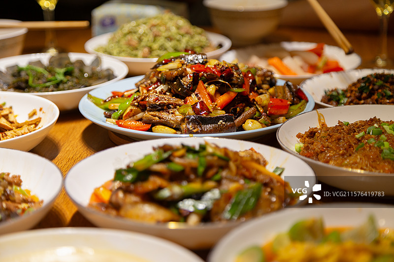 丰盛家宴共享美味图片素材