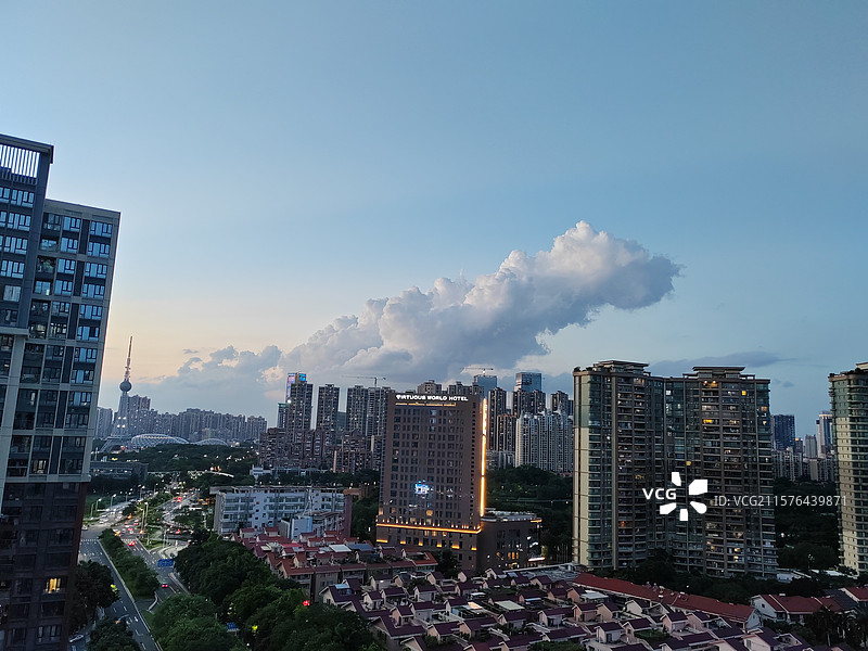 “哥斯拉”云朵图片素材