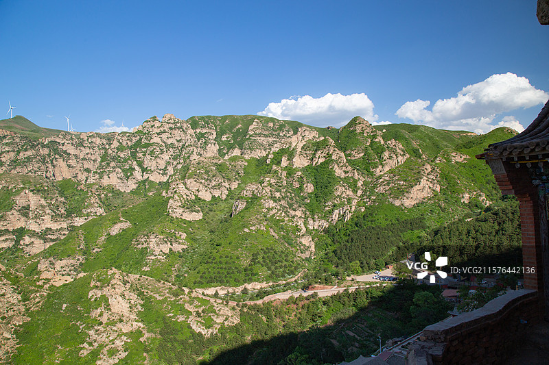 山西省大同市广灵县圣泉寺（小悬空寺）对面山脉图片素材