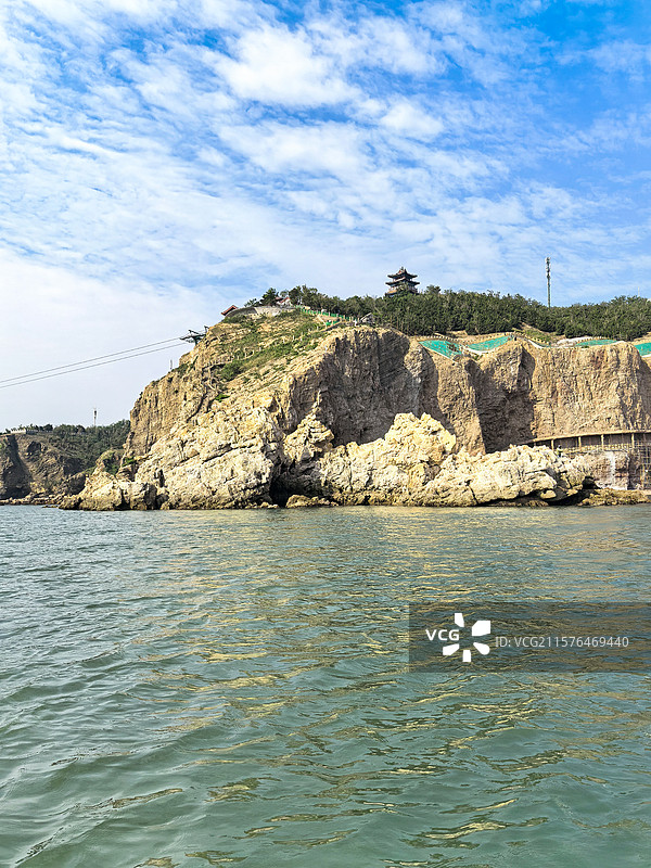 烟台蓬莱风景区悬崖古栈道田横栈道全景图片素材