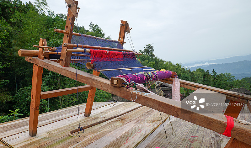 土家族西兰卡普织布机图片素材