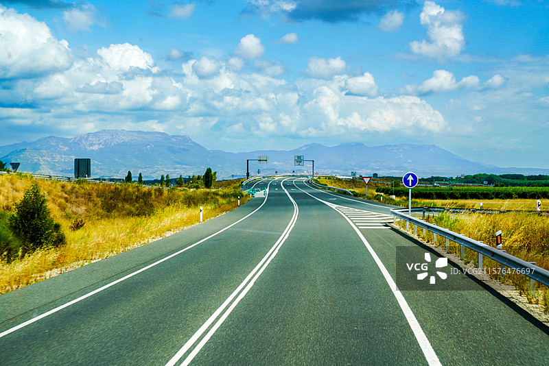 西班牙城市高速公路图片素材