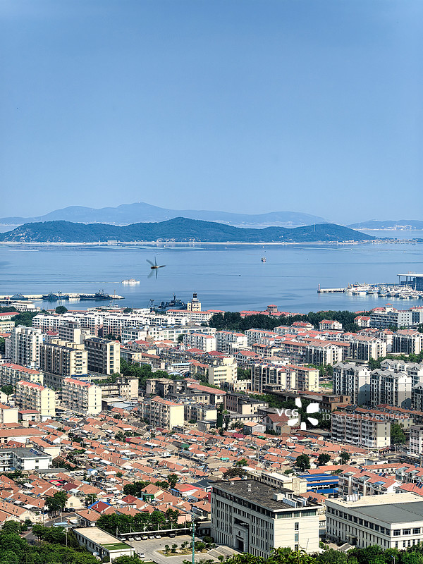 俯瞰远眺烟台都市海景风光图片素材