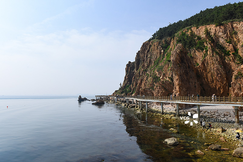长岛烽山林海风景区海边悬崖栈道风光图片素材