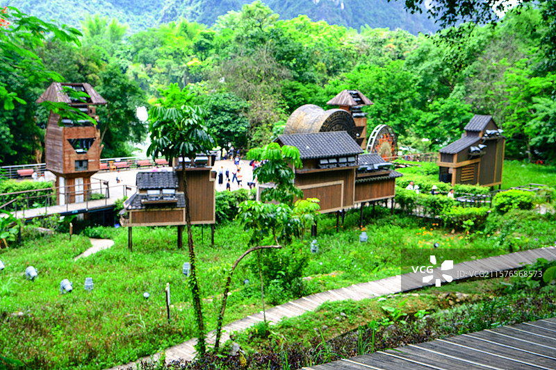 中国广西壮族自治区崇左市大新县德天跨国大瀑布景区中越风情街风光图片素材