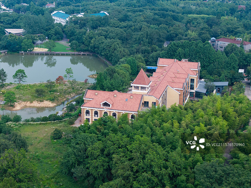 山间静谧度假村酒店别墅城堡图片素材