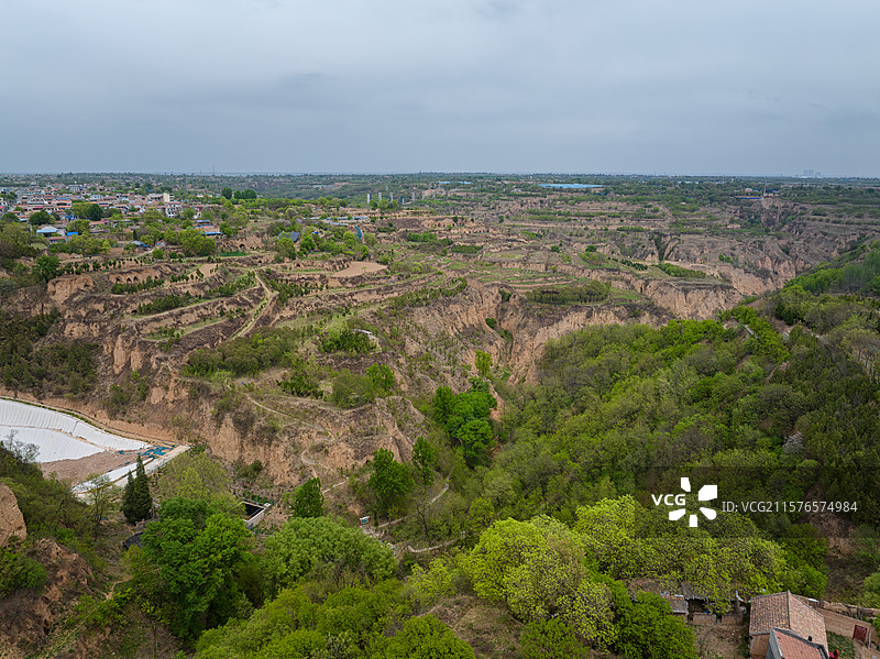 陕西咸阳长武县黄土高原地貌图片素材