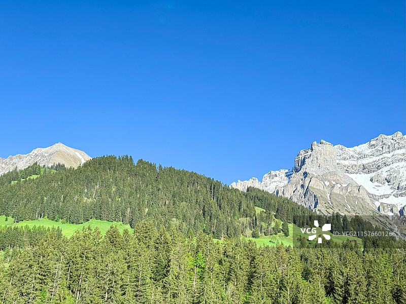 瑞士因特拉肯沿途风景图片素材